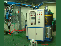 PU Foaming Charing Machine